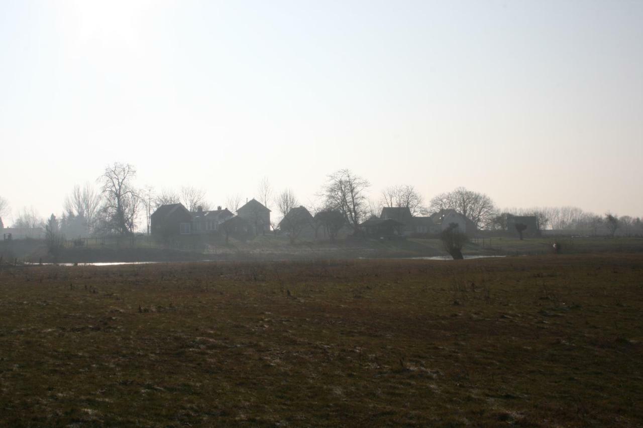 Villa Unique Place On The River Waal Heerewaarden
