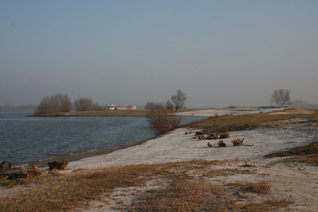 Unique Place On The River Waal Villa Heerewaarden
